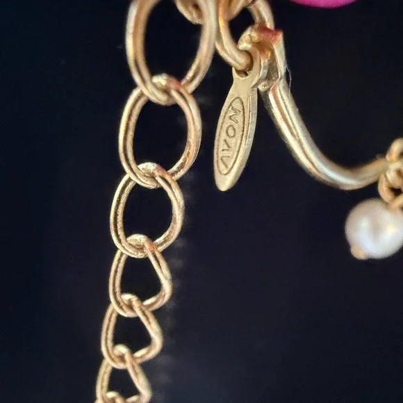 Avon Gold Dainty Necklace with Pearls - Picture 7 of 9